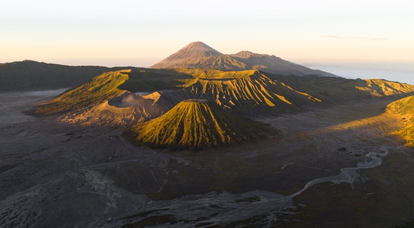 Bromo , Mempunyai Pemandangan Sunrise yang Paling Mempesona di Indonesia 