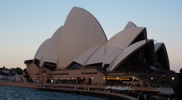 Memiliki Nilai Sejarah yang Tinggi Menjadi Alasan Wajib Mengunjungi Sydney Opera House
